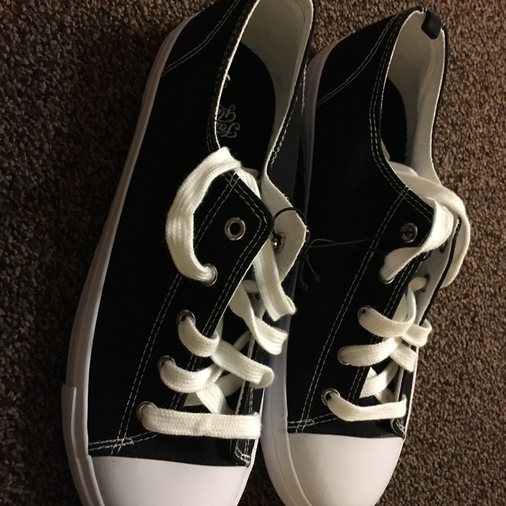 Faded Glory Canvas Shoes